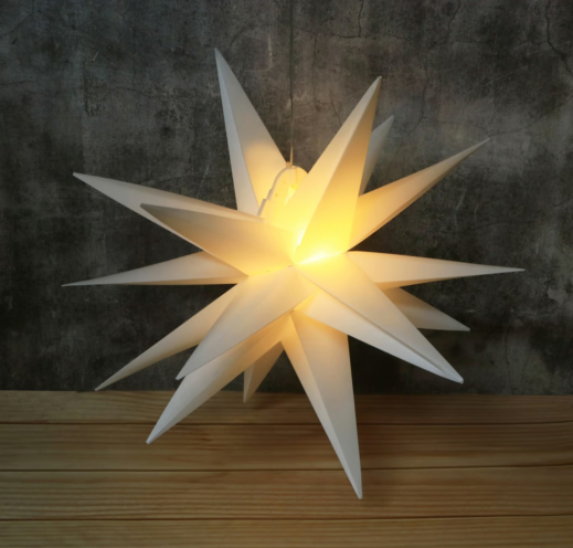 Trimatė žvaigždė su LED lemputėmis, skersmuo 57 cm.