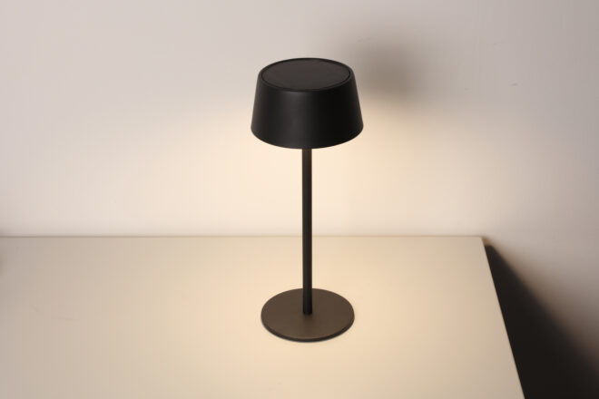Saulės energijos LED stalinė lempa