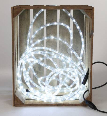 LED lempučių girlianda žarnoje