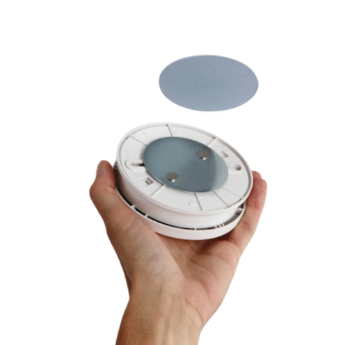 Universalus magnetinis dūmų detektoriaus laikiklis